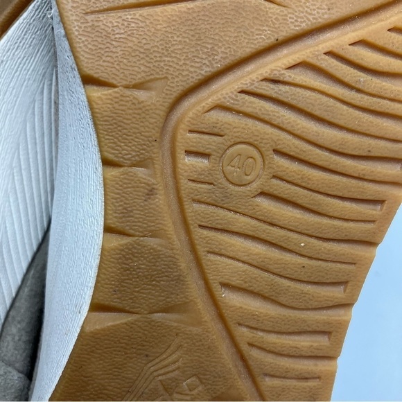 Dansko Charlie perforated suede sneakers size 40 - Picture 9 of 11